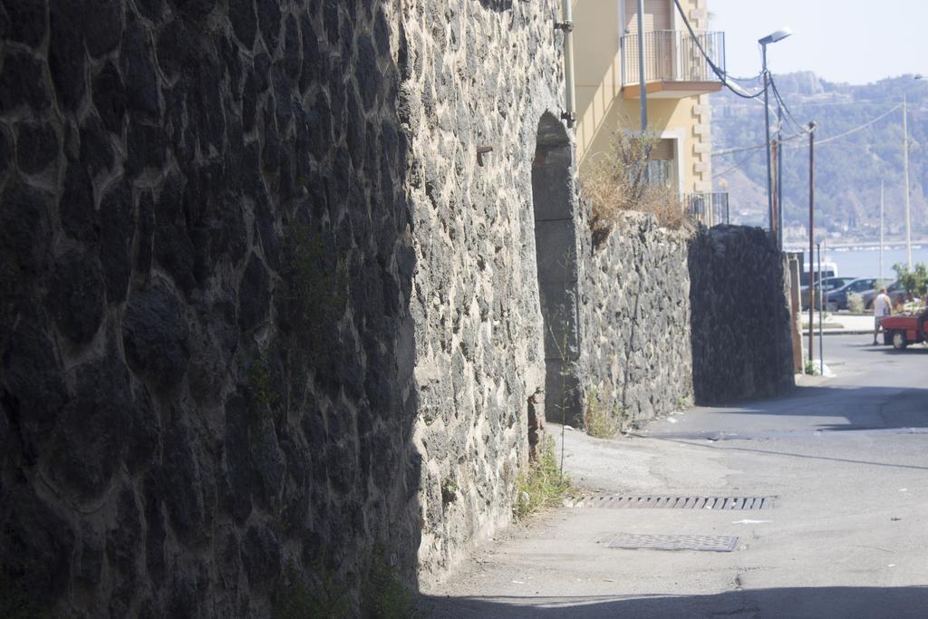 B&B Il Muro Vecchio Джардини Наксос Екстериор снимка