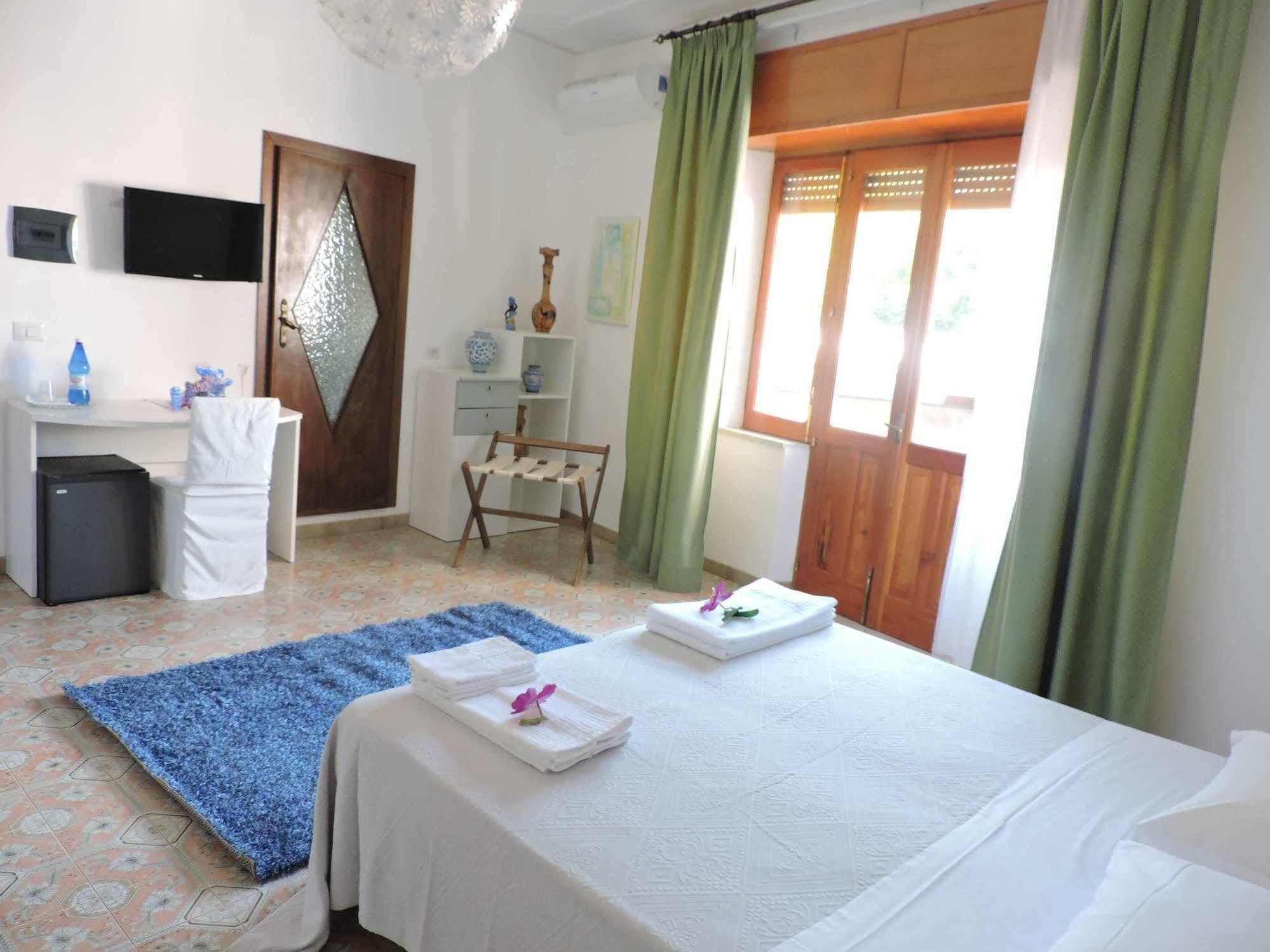 B&B Il Muro Vecchio Джардини Наксос Екстериор снимка